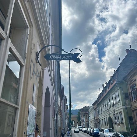 Old Town Elegance Apartamento Braşov Exterior foto
