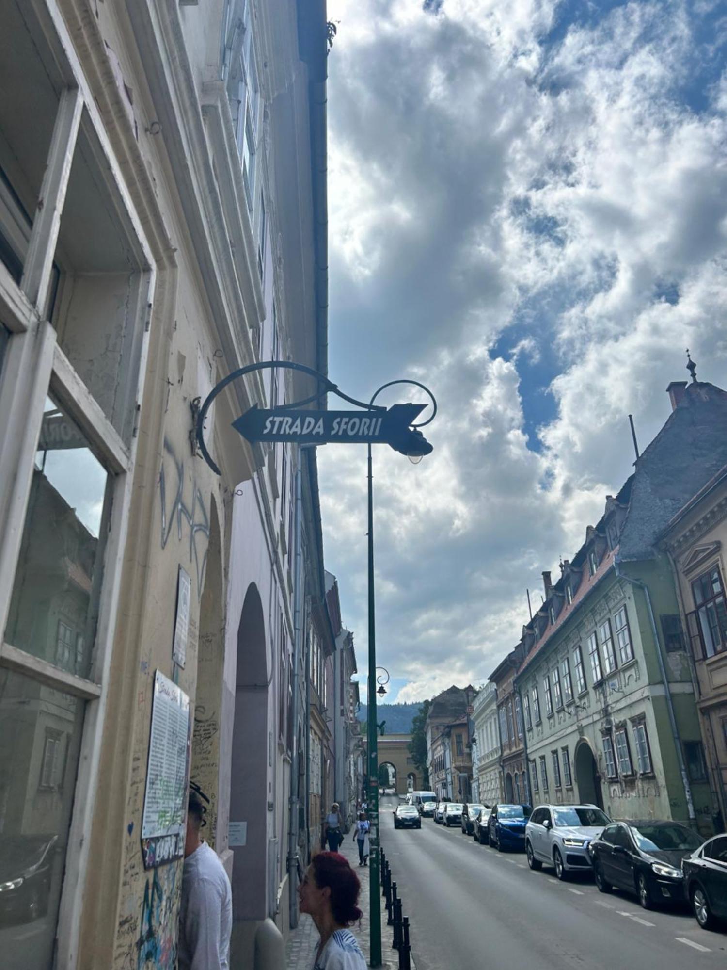 Old Town Elegance Apartamento Braşov Exterior foto